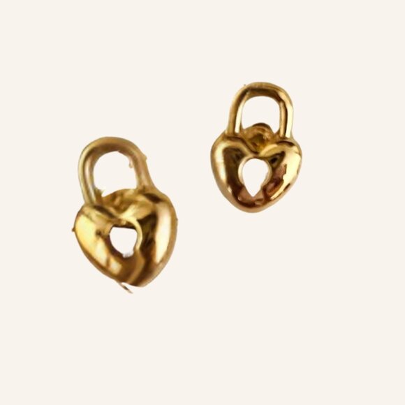 Small Stud Goldtone Heart Lock Stud Earrings Minimalist Academia Cute - Picture 2 of 10